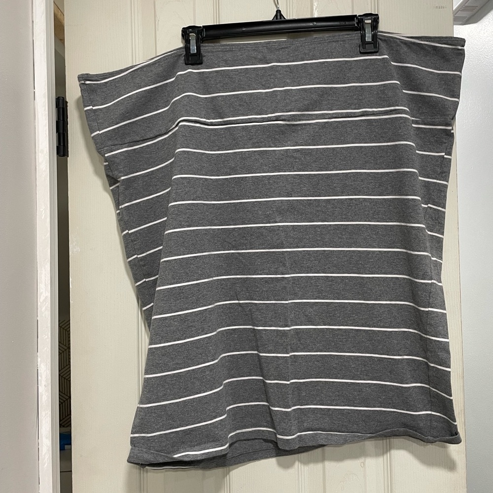 Pencil skirt plus size, torrid size 4. Super stretchy